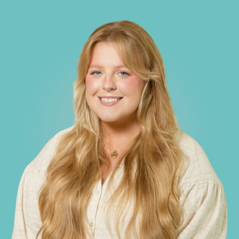 Ashley Hommel Headshot